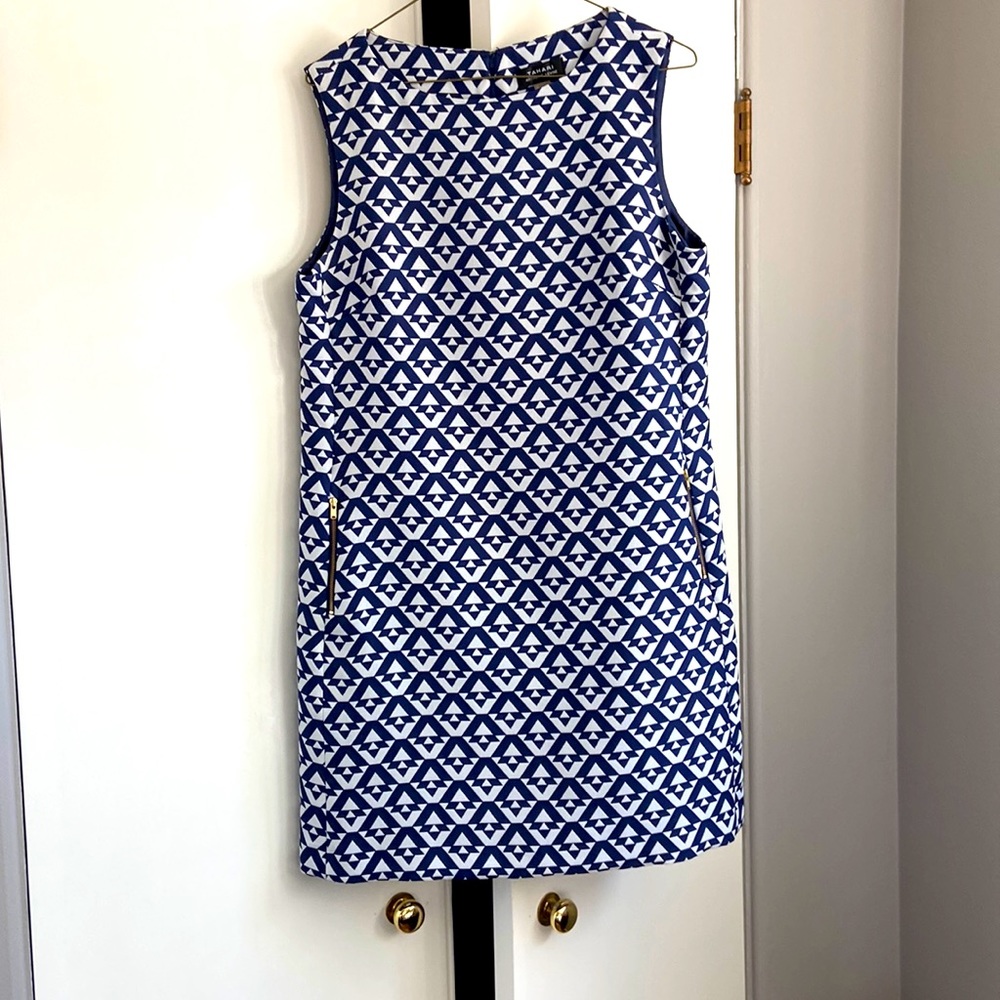 EUC Tahari ASL sleeveless geometric print shift dress
